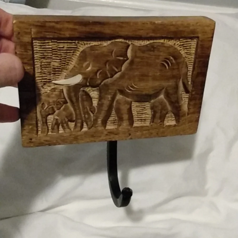 Wooden Elephant wall hanger with metal hook